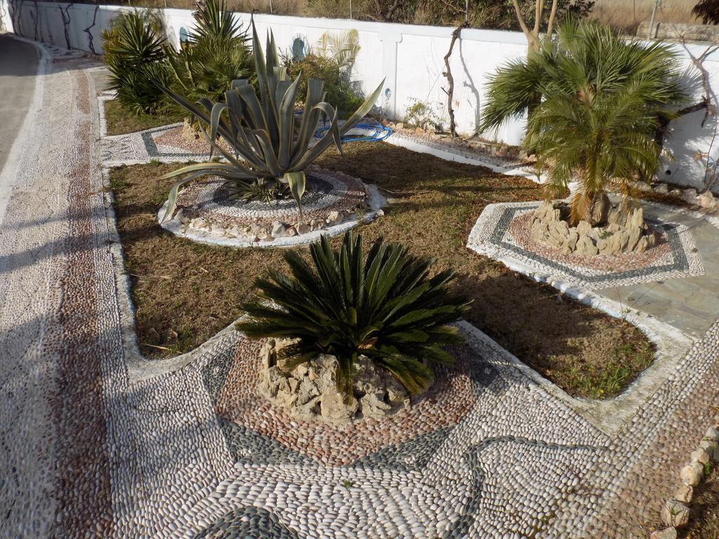 Mosaic Gardens Apartment Фалираки Екстериор снимка
