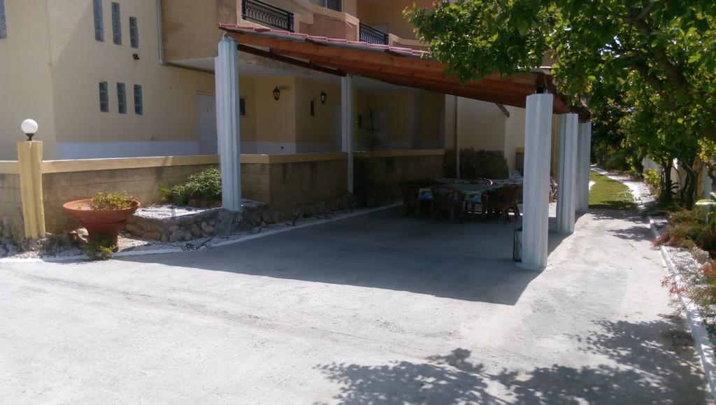 Mosaic Gardens Apartment Фалираки Екстериор снимка