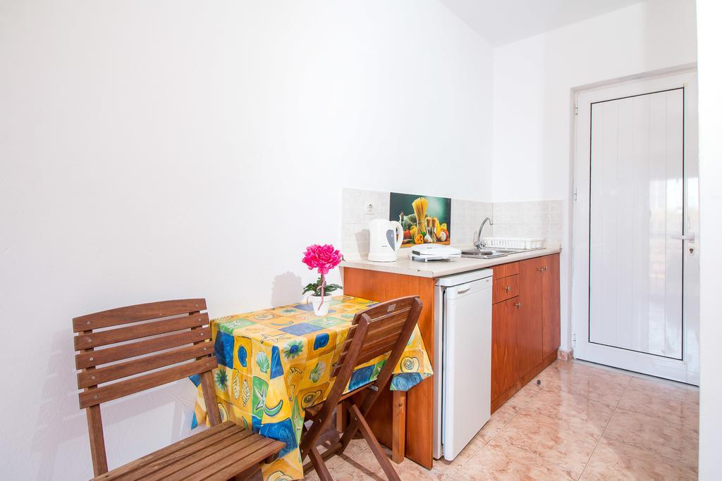 Mosaic Gardens Apartment Фалираки Екстериор снимка